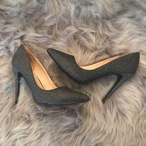 Rouge Helium Glitter Closed Toed Heels ✨